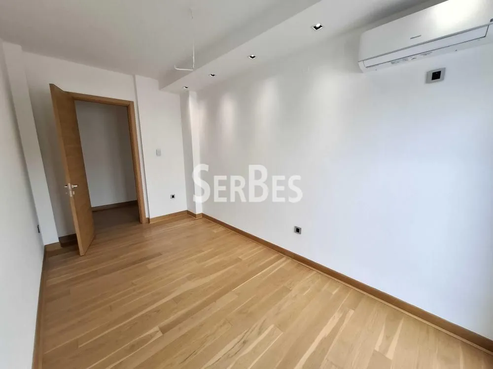Prodaja, četvorosoban stan, 240m², Adamovićevo Naselje, Novi Sad Sve Podlokacije