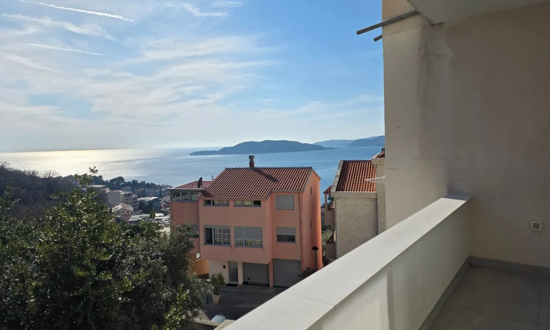 Prodaja, dvosoban stan, 68m², Pržno, Budva