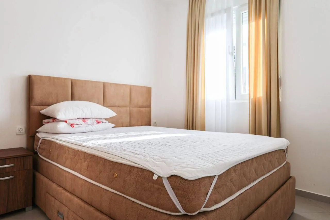 Rent, one bedroom apartment, 40m², Bečići, Budva
