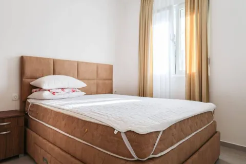 Rent, one bedroom apartment, 40m², Bečići, Budva - image 5
