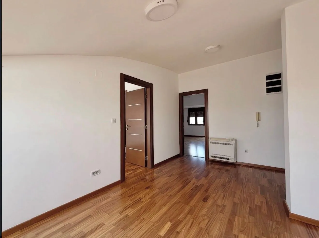 Sale, four bedroom apartment, 220m², Preko Morače, Podgorica