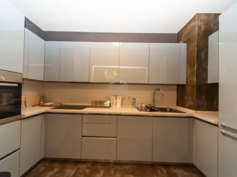Izdavanje, dvosoban stan, 75m², Preko Morače, Podgorica - image 5
