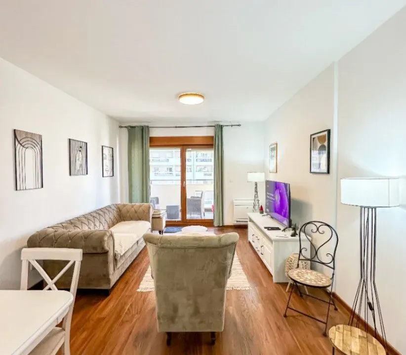 Izdavanje, dvosoban stan, 69m², Master Kvart, Podgorica