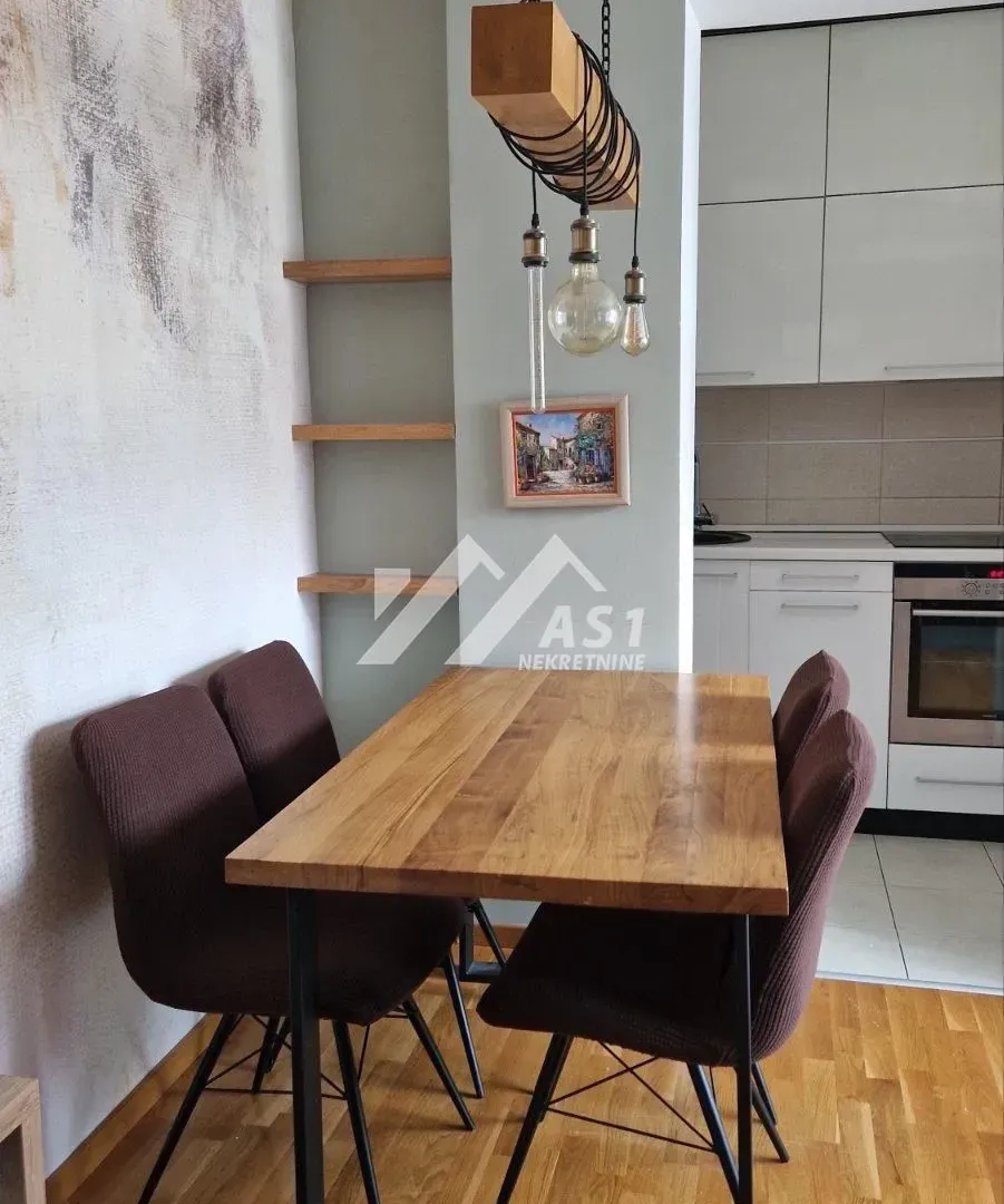 Izdavanje, trosoban stan, 63m², Salajka, Novi Sad Sve Podlokacije