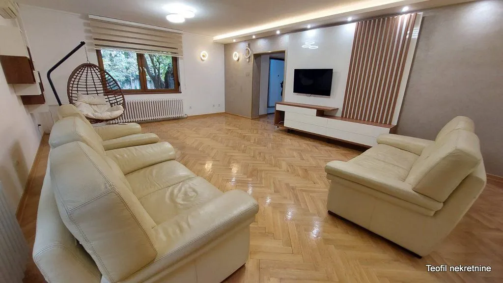 Izdavanje, kuća, 160m², Savski Venac, Beograd