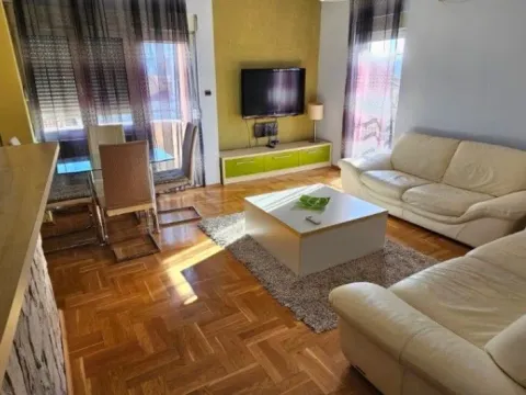 Izdavanje, dvosoban stan, 68m², Stari Aerodrom, Podgorica - image 13