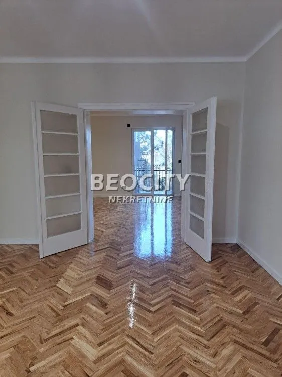 Prodaja, dvosoban stan, 59m², Centar, Novi Sad