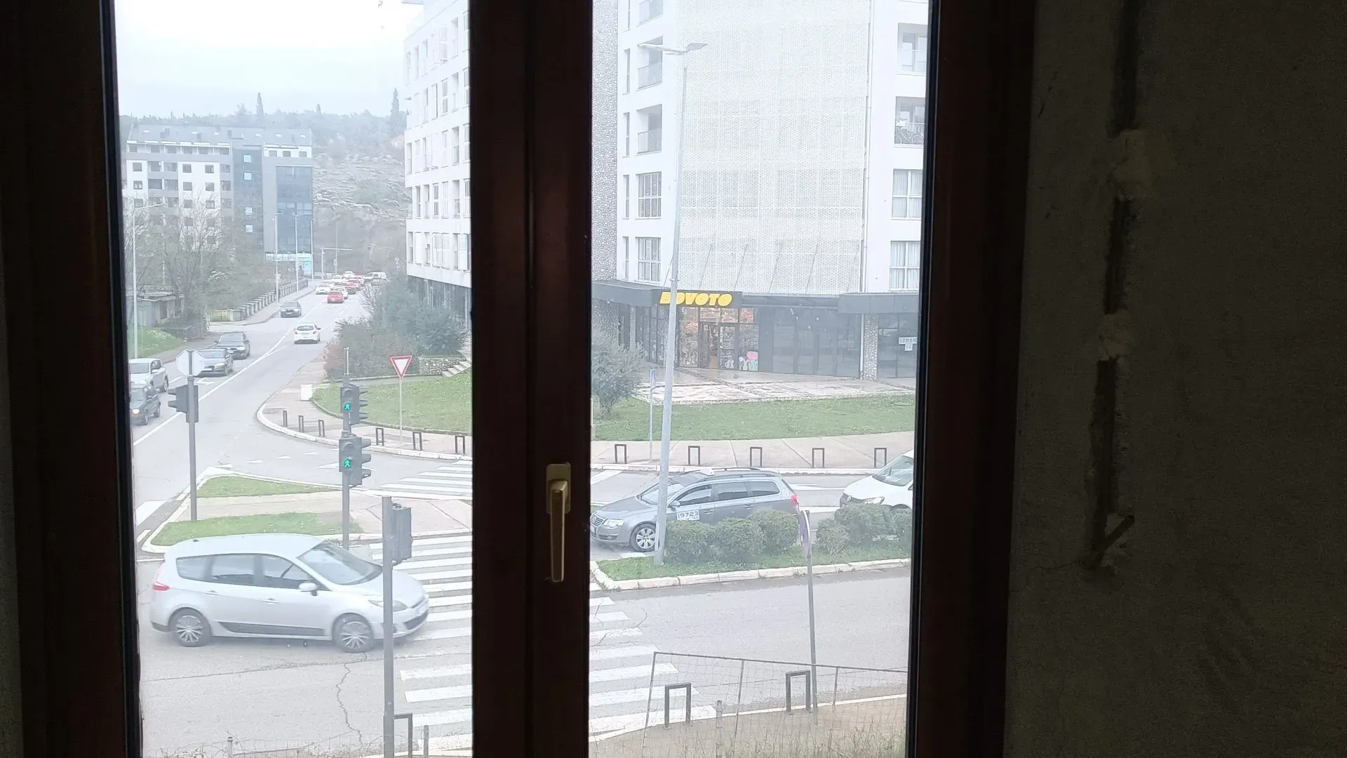 Prodaja, kuća, 381m², Momišići, Podgorica
