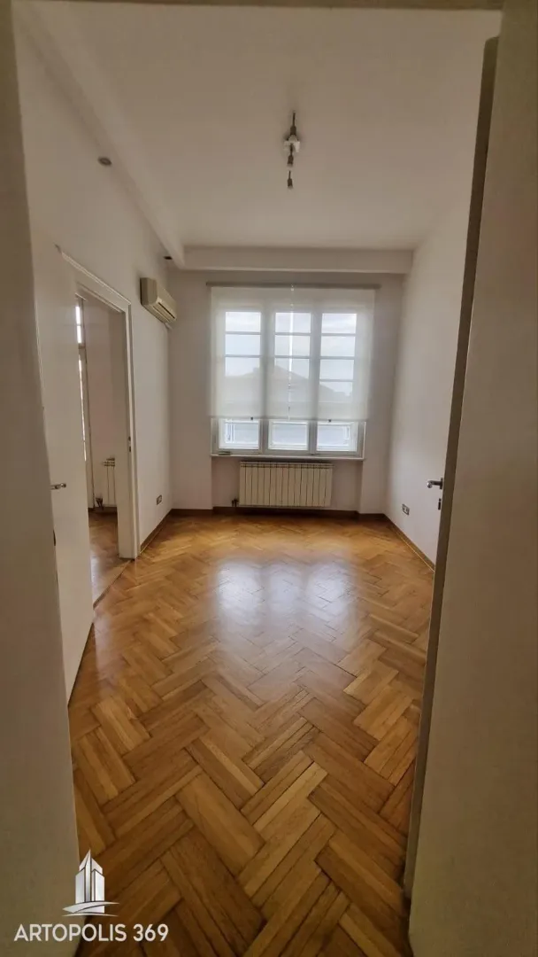 Izdavanje, poslovni prostor, 90m², Stari Grad, Beograd