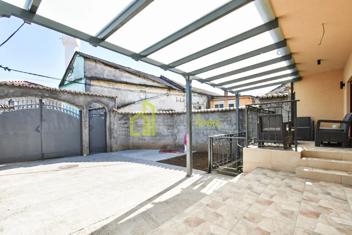 Rent, house, 280m², Stara Varoš, Podgorica