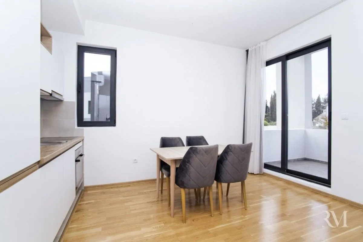 Prodaja, jednosoban stan, 53m², Tivat, Crna Gora
