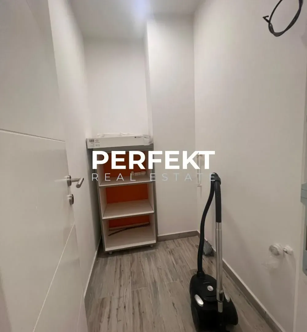 Prodaja, trosoban stan, 89m², Centar, Pančevo