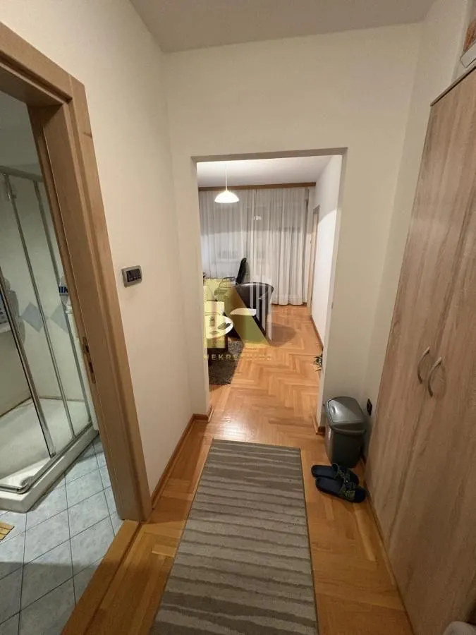 Prodaja, dvosoban stan, 36m², Adamovićevo Naselje, Novi Sad Sve Podlokacije