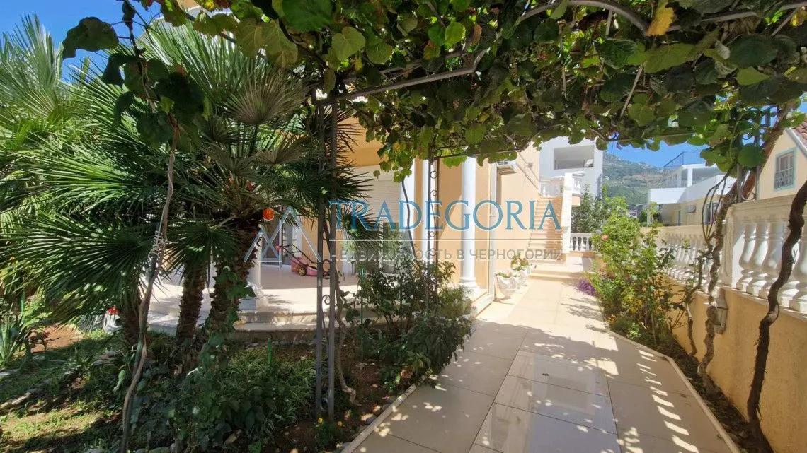 Prodaja, kuća, 194m², Sutomore, Bar