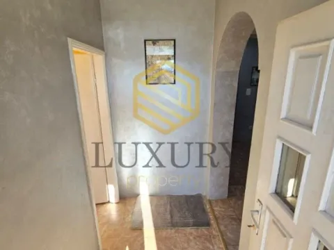 Izdavanje, trosoban stan, 100m², Kakaricka Gora, Podgorica - image 12