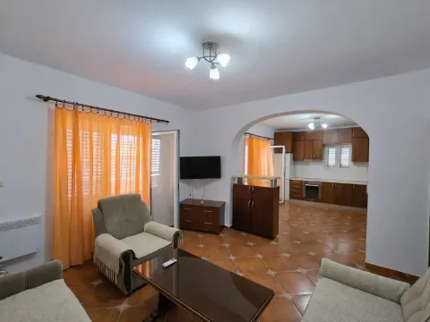 Rent, office space, 102m², Tivat, Crna Gora - image 1