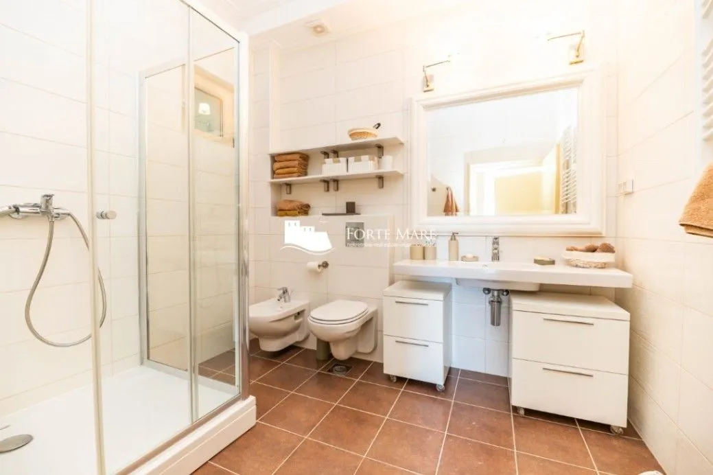 Prodaja, dvosoban stan, 118m², Njivice, Herceg Novi