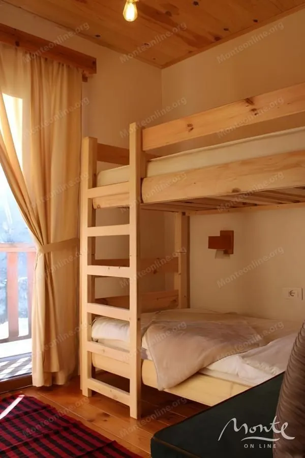 Sale, office space, 300m², Kolašin, Crna Gora
