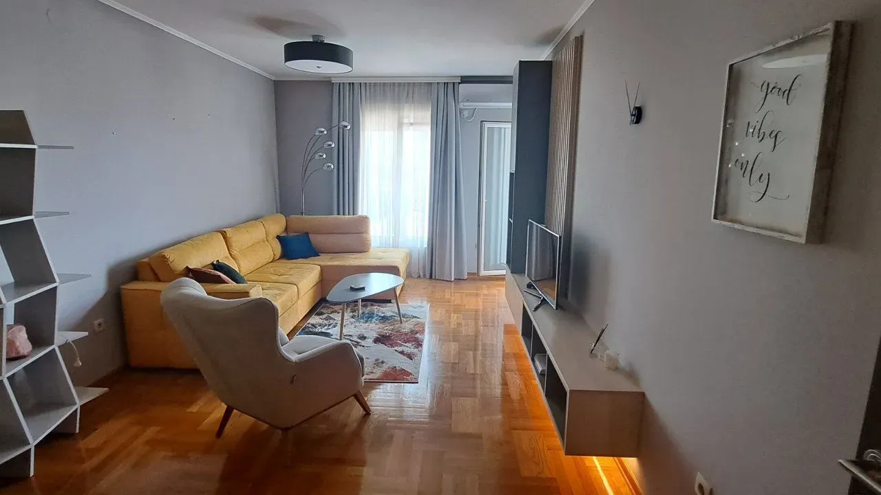 Izdavanje, stan, 53m², Pobrežje, Podgorica