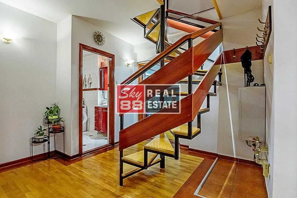 Sale, four bedroom apartment, 104m², Stari Grad, Beograd
