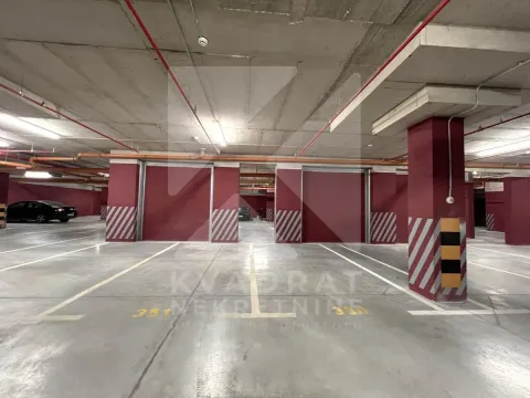 Prodaja, trosoban stan, 104m², Stari Aerodrom, Podgorica - image 28