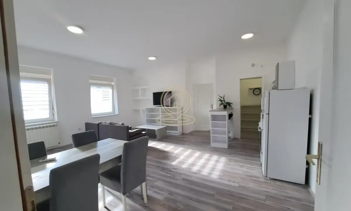 Sale, three bedroom apartment, 71m², Bulevar Oslobodjenja, Novi Sad Sve Podlokacije