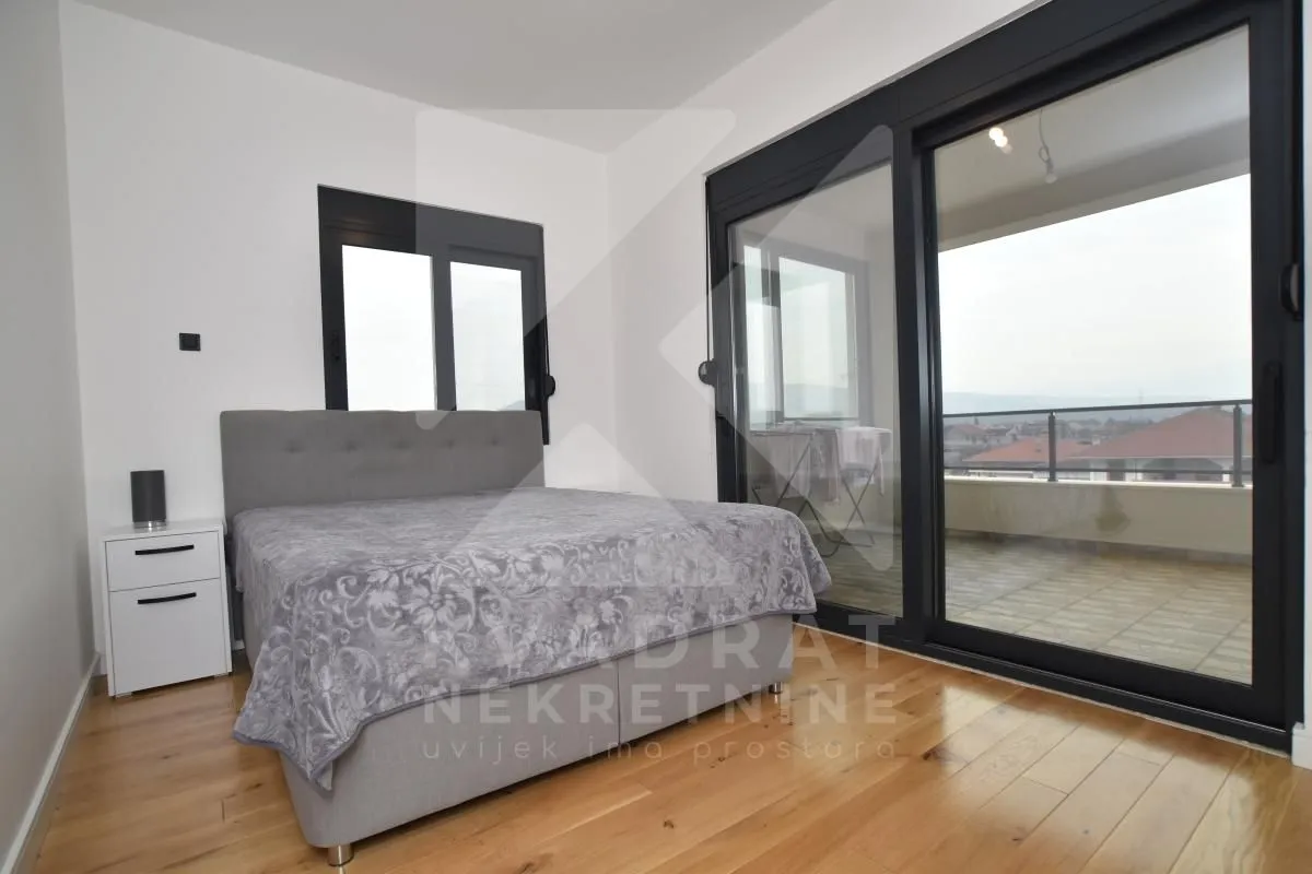 Prodaja, kuća, 270m², Gornja Gorica, Podgorica