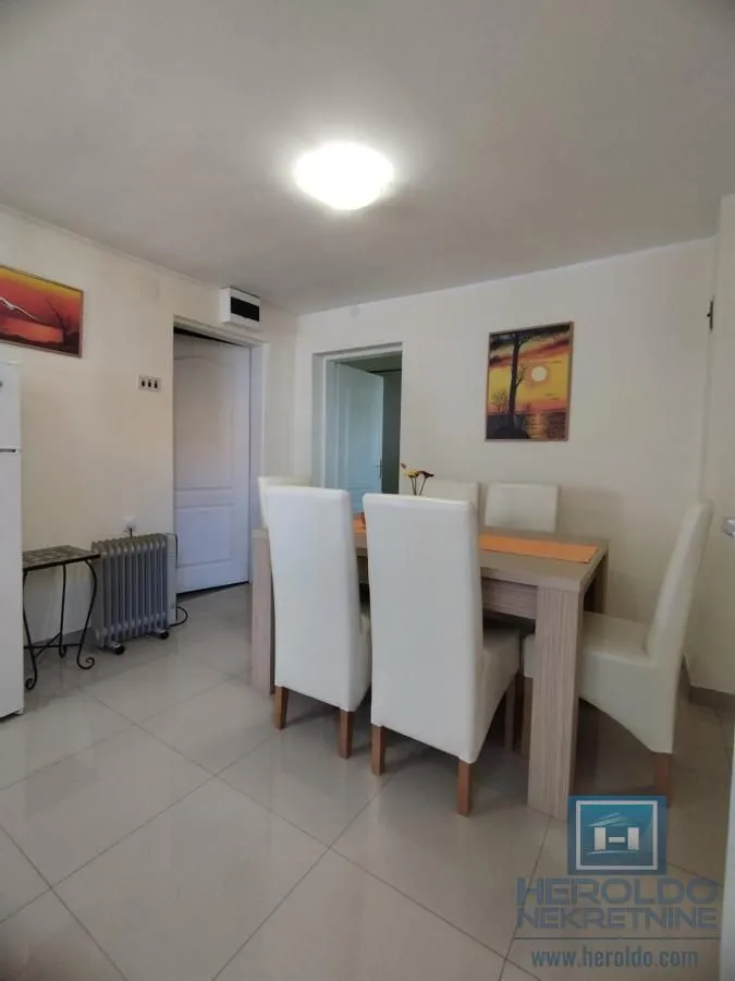 Izdavanje, jednosoban stan, 50m², Centar, Jagodina