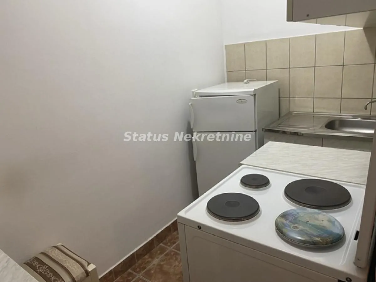 Izdavanje, garsonjera, 25m², Nova Detelinara, Novi Sad Sve Podlokacije