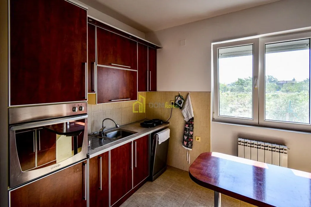 Rent, house, 185m², Tološi, Podgorica
