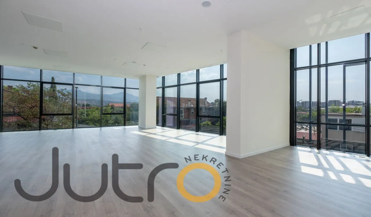 Prodaja, poslovni prostor, 2542m², Podgorica, Crna Gora