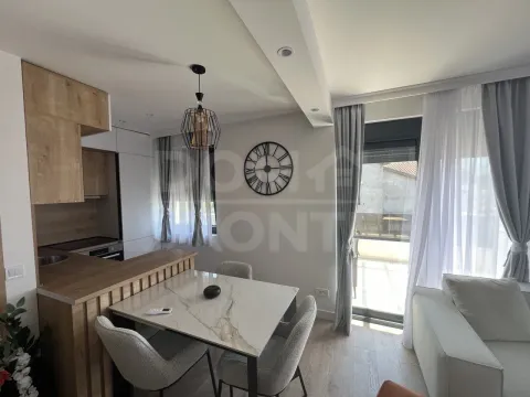 Rent, one bedroom apartment, 42m², Tivat, Crna Gora - image 7