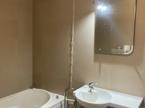 Izdavanje, trosoban stan, 120m², Savski Venac, Beograd - image 10