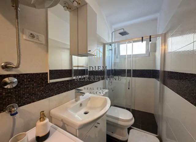 Izdavanje, jednosoban stan, 60m², Tološi, Podgorica