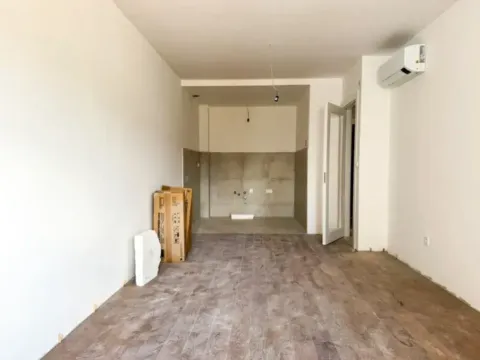 Prodaja, jednosoban stan, 52m², Tološka šuma, Podgorica - image 3
