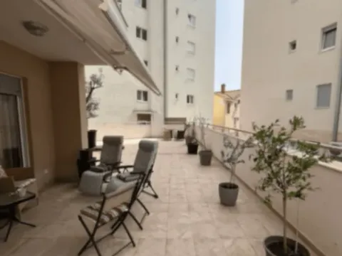 Rent, apartment, 85m², Centar, Budva - image 5