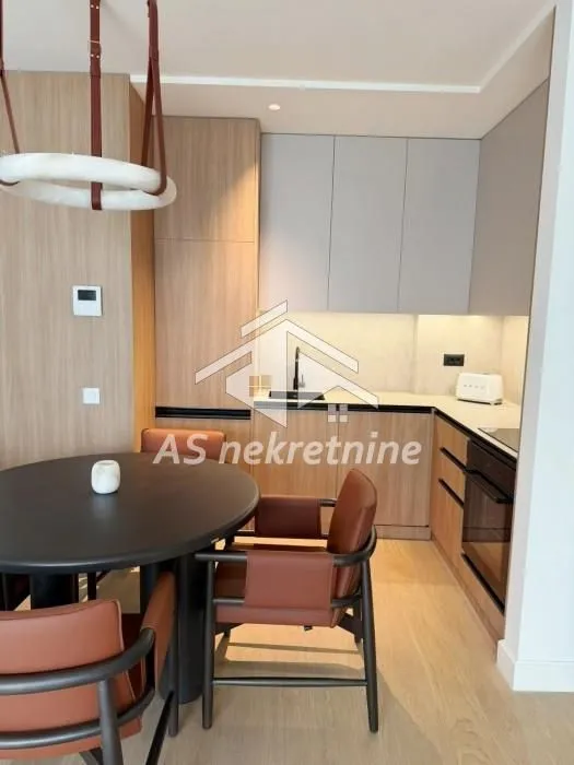 Izdavanje, trosoban stan, 78m², Novi Beograd Blok 64, Novi Beograd Sve Podlokacije