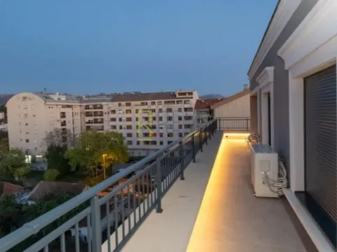Izdavanje, trosoban stan, 163m², Dalmatinska ulica, Podgorica - image 22