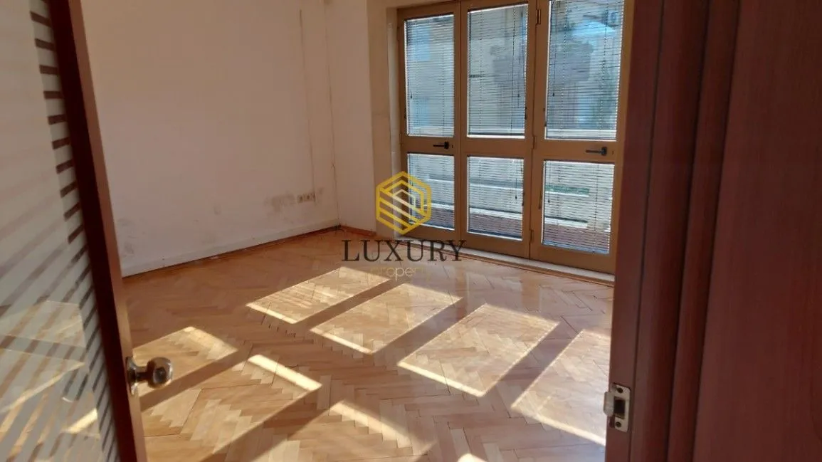 Rent, office space, 250m², Momišići, Podgorica