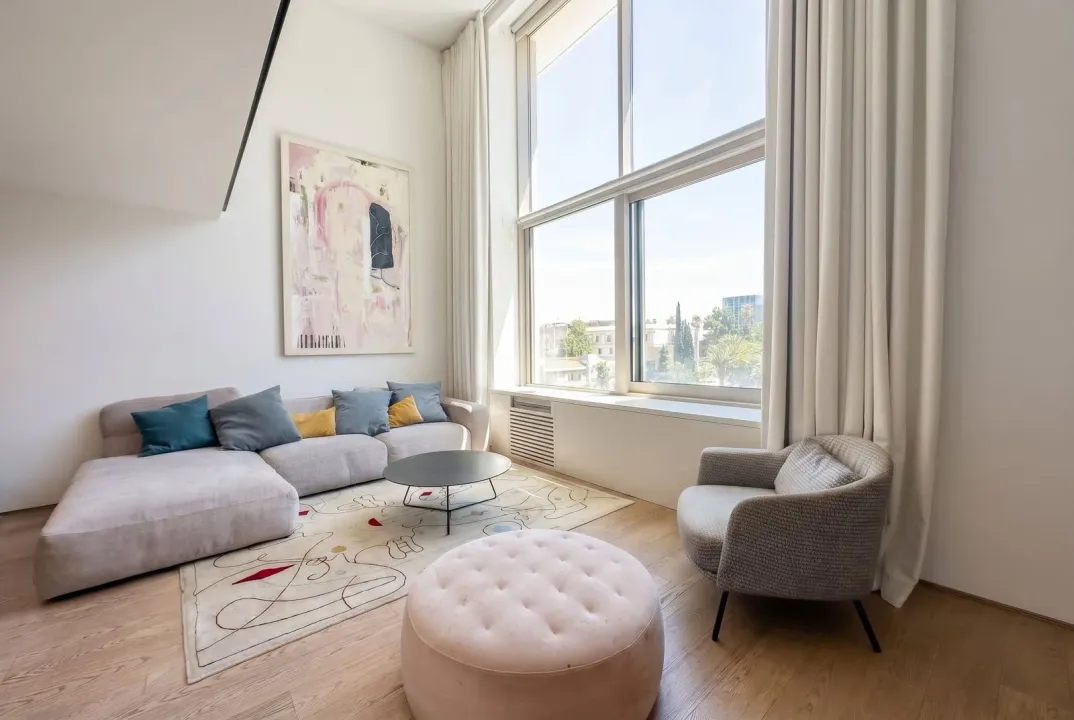 Izdavanje, dvosoban stan, 98m², Budva, Crna Gora
