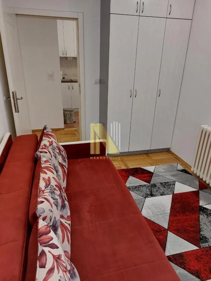 Izdavanje, dvosoban stan, 34m², Socijalno, Novi Sad Sve Podlokacije