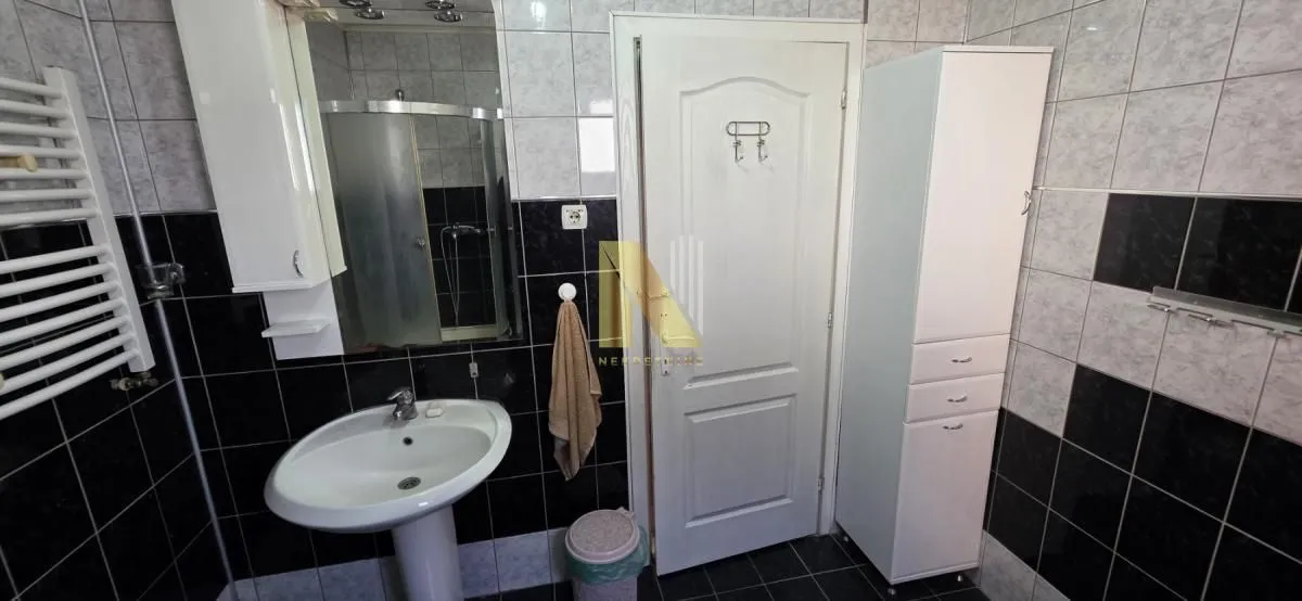 Prodaja, kuća, 312m², Novi Sad, Srbija