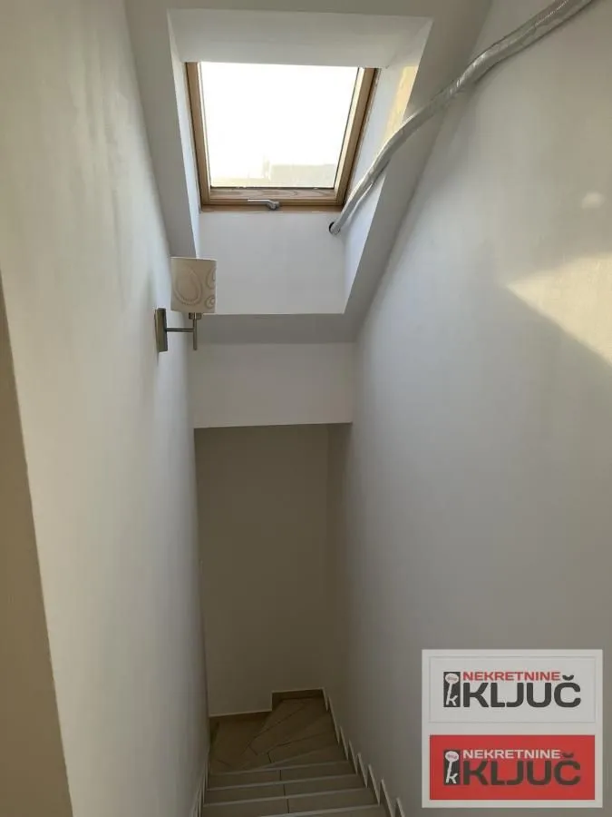Prodaja, četvorosoban stan, 77m², Bulevar patrijarha Pavla, Novi Sad Sve Podlokacije