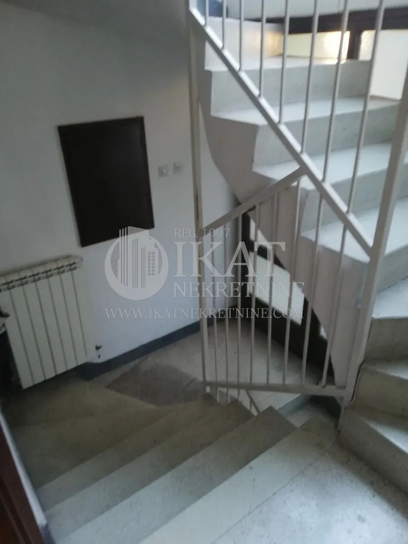 Rent, four bedroom apartment, 120m², Voždovac Sve Podlokacije, Beograd