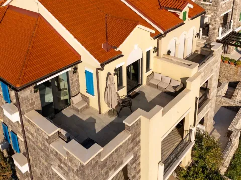 Prodaja, dvosoban stan, 108m², Kotor, Crna Gora - image 2