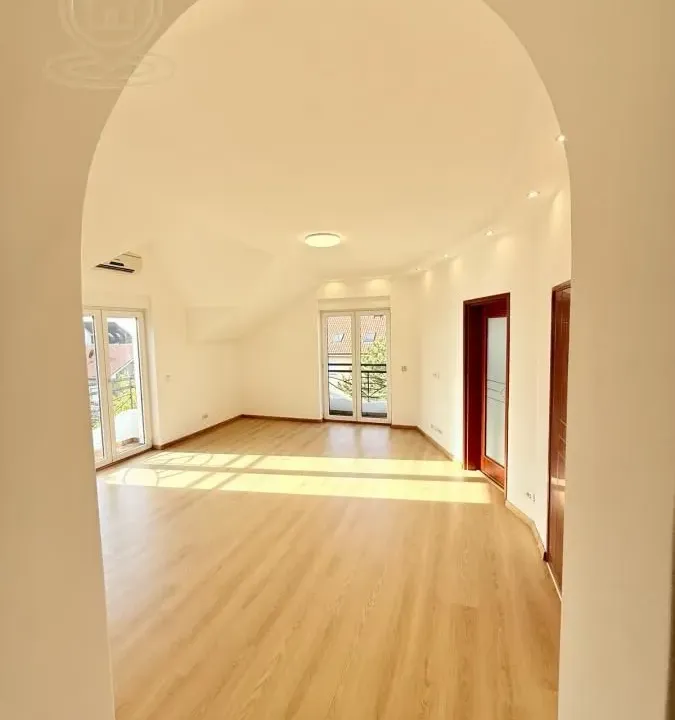 Rent, office space, 64m², Čukarica, Beograd