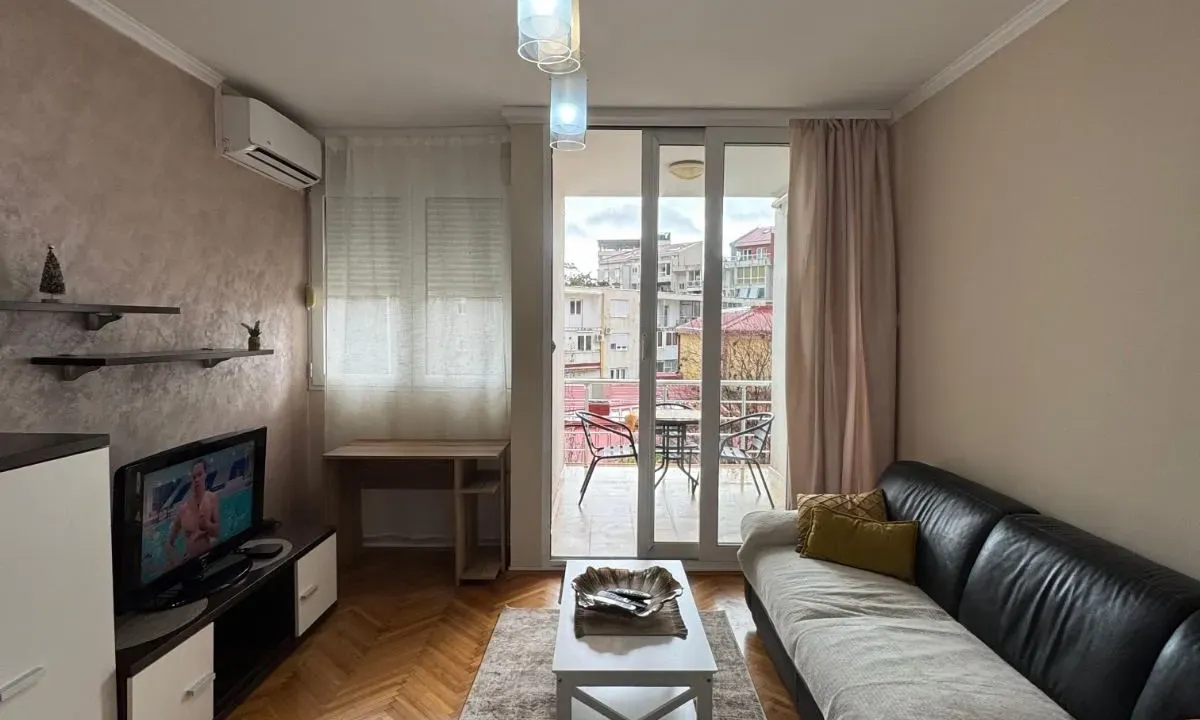 Izdavanje, dvosoban stan, 55m², Velji Vinogradi, Budva