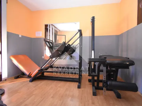 Prodaja, kuća, 300m², Donja Gorica, Podgorica - image 21