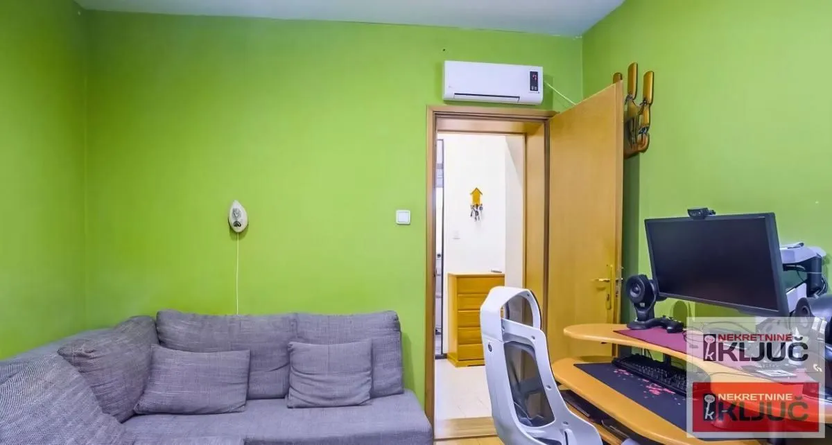 Prodaja, trosoban stan, 65m², Bulevar Oslobodjenja, Novi Sad Sve Podlokacije