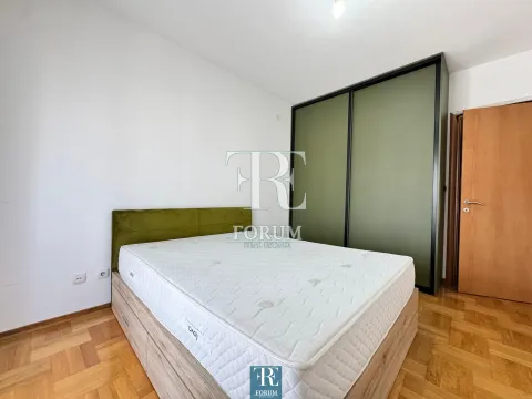 Prodaja, trosoban stan, 84m², Stari Aerodrom, Podgorica - image 7